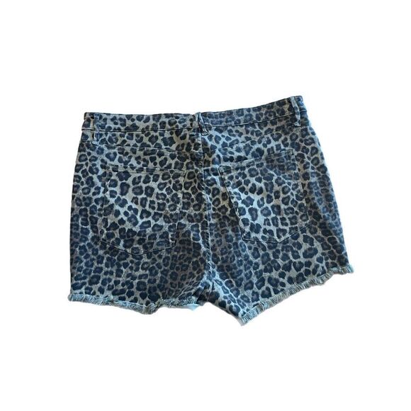 GOOD AMERICAN Green Leopard Cut Off Jean Shorts - Picture 4 of 8